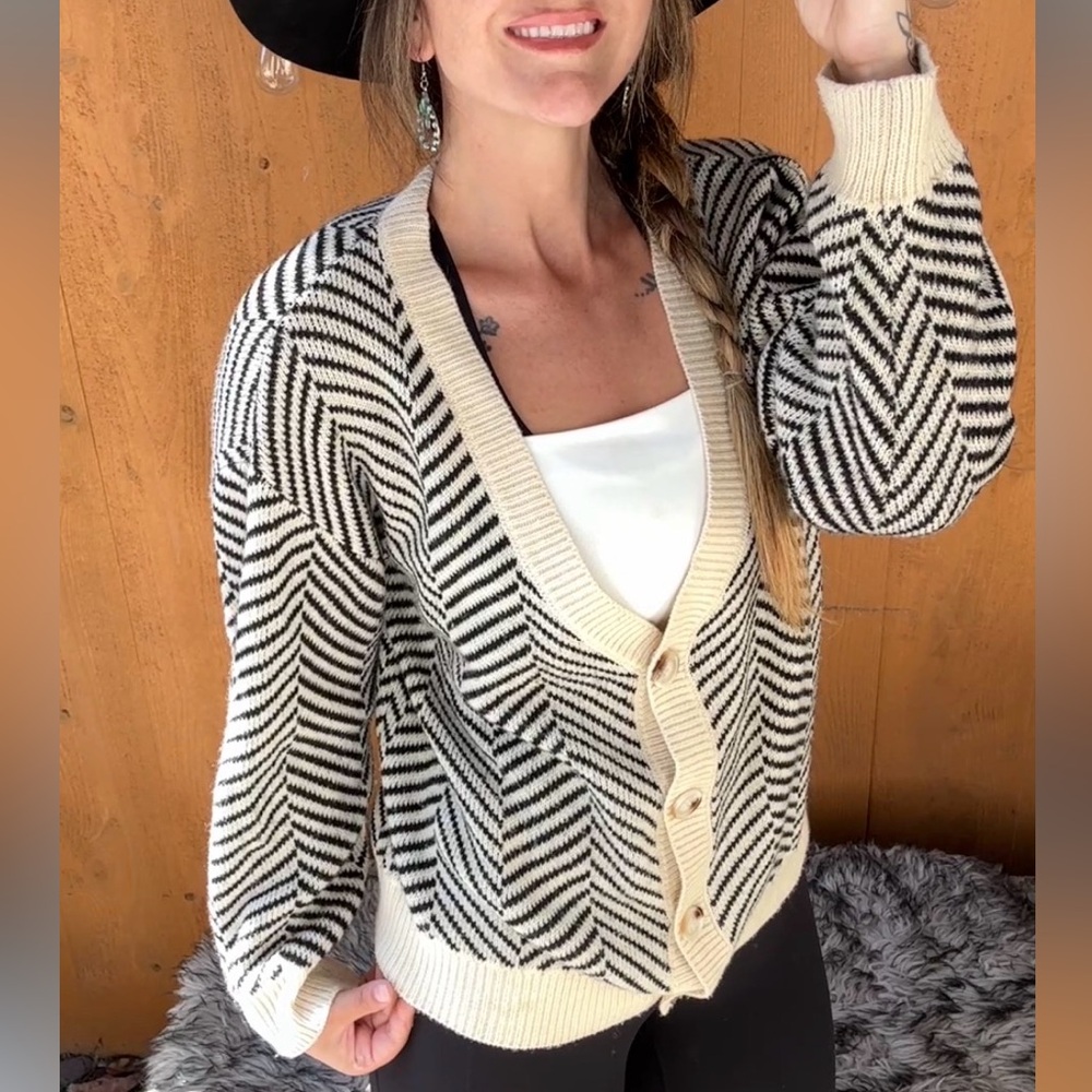Black and Cream Chevron Women's Sweater